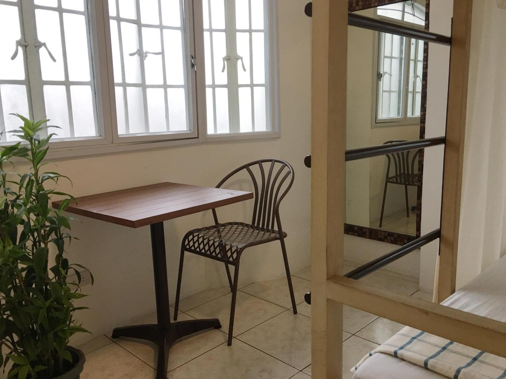 1 River Central Hostel Μακάτι Δωμάτιο φωτογραφία